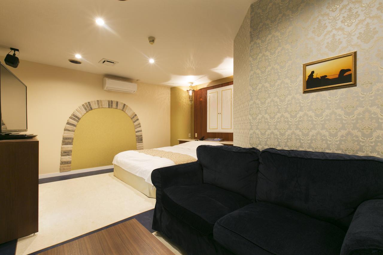 Hotel Atlantis Higashi Osaka (Adults Only) Bagian luar foto